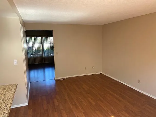 1300 Stonewood Ct — Photo 6