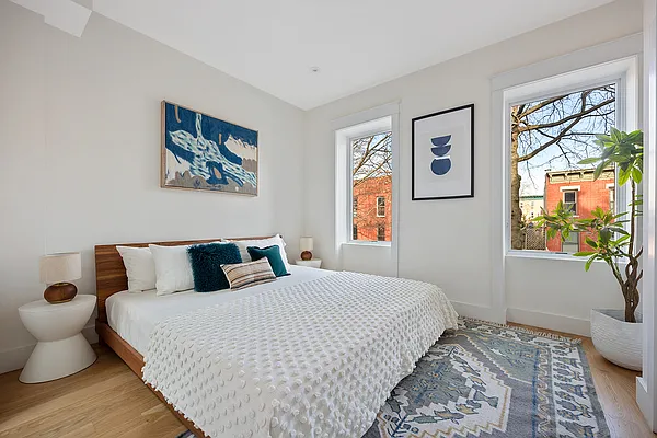 Sold by Compass | media 9