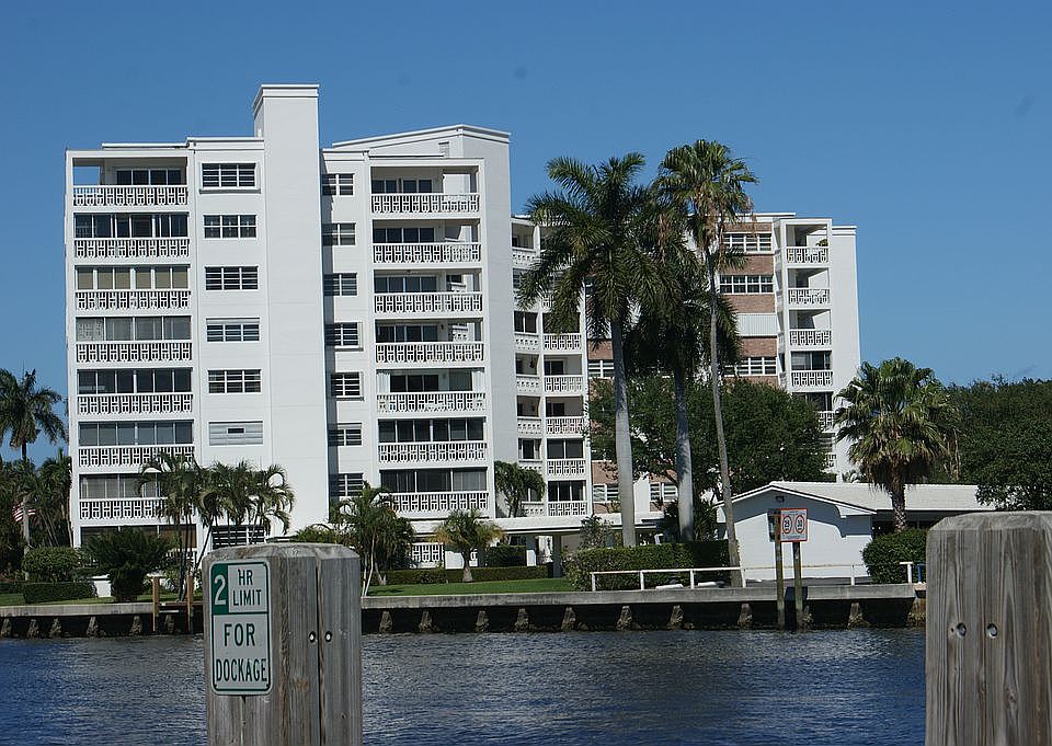 1st image of 1000 Lowry St APT 6H