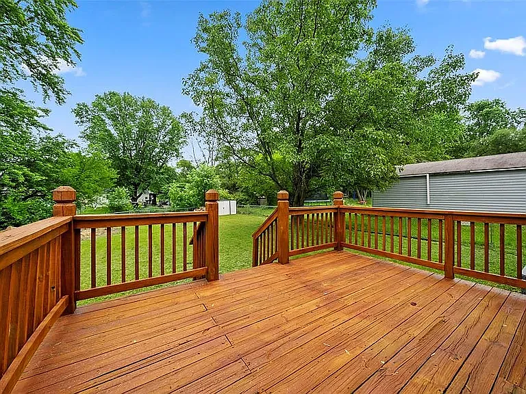 506 Meyer Rd — Photo 18