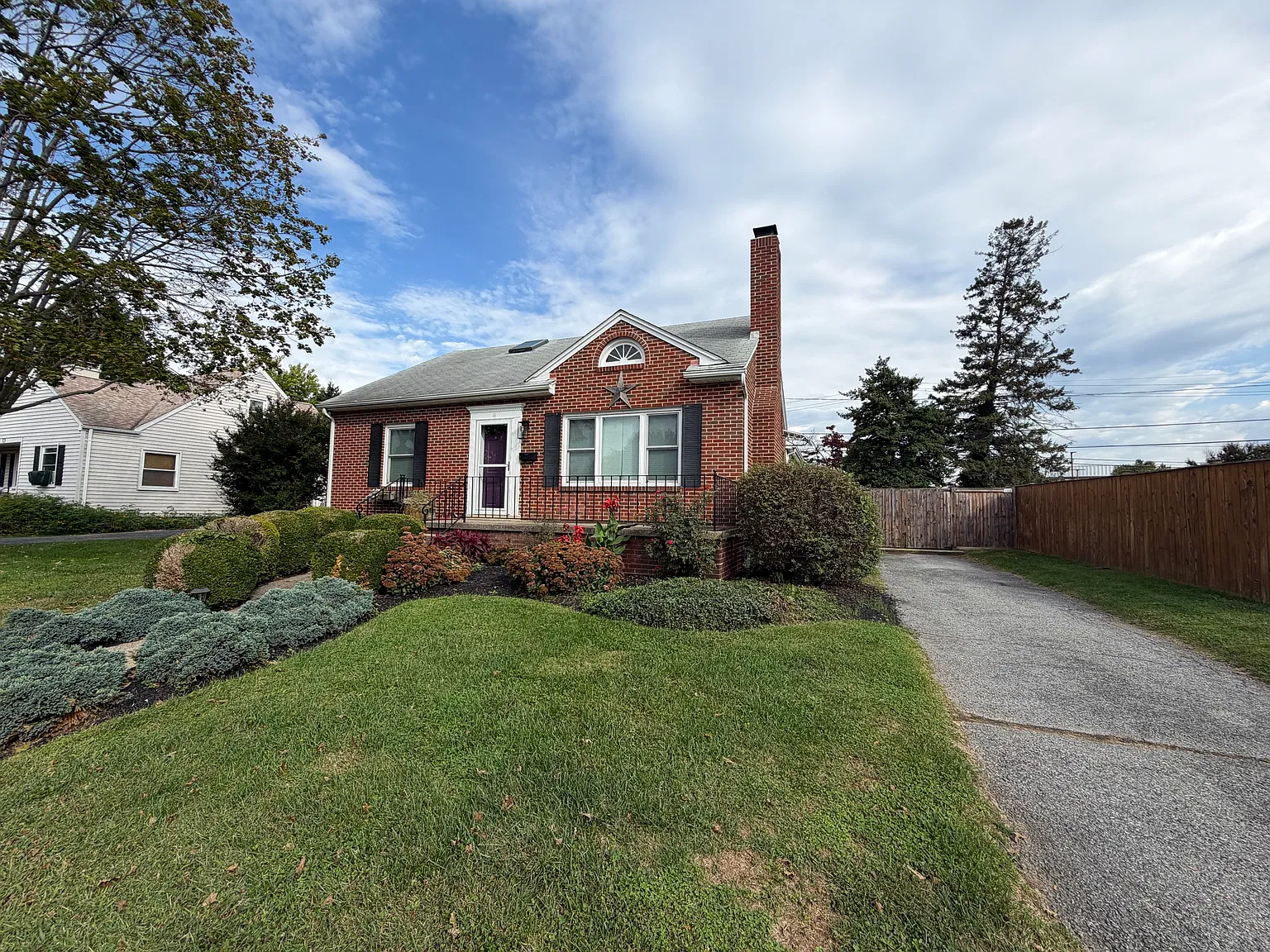 3 bed, 2908 sqft, $3,200 — Photo 3