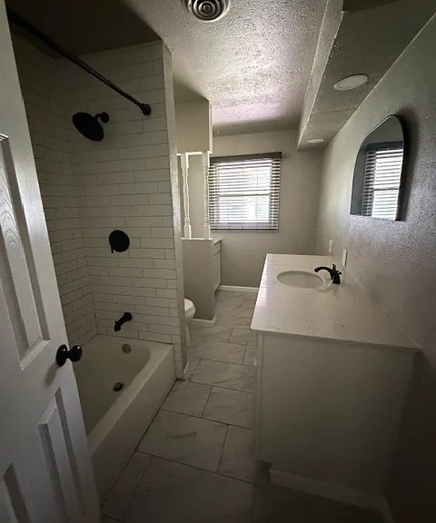 2903 NW 22nd St — Photo 5