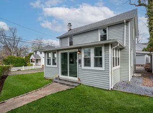 11 Bell Ln, Bayville, NY 11709