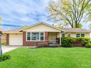 265 Fern Dr, Elk Grove Village, IL 60007