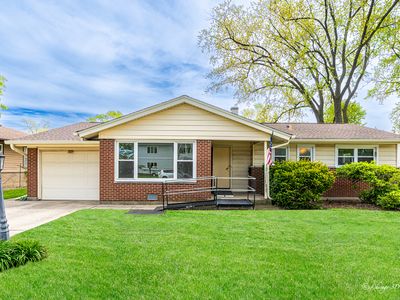 265 Fern Dr, Elk Grove Village, IL, 60007