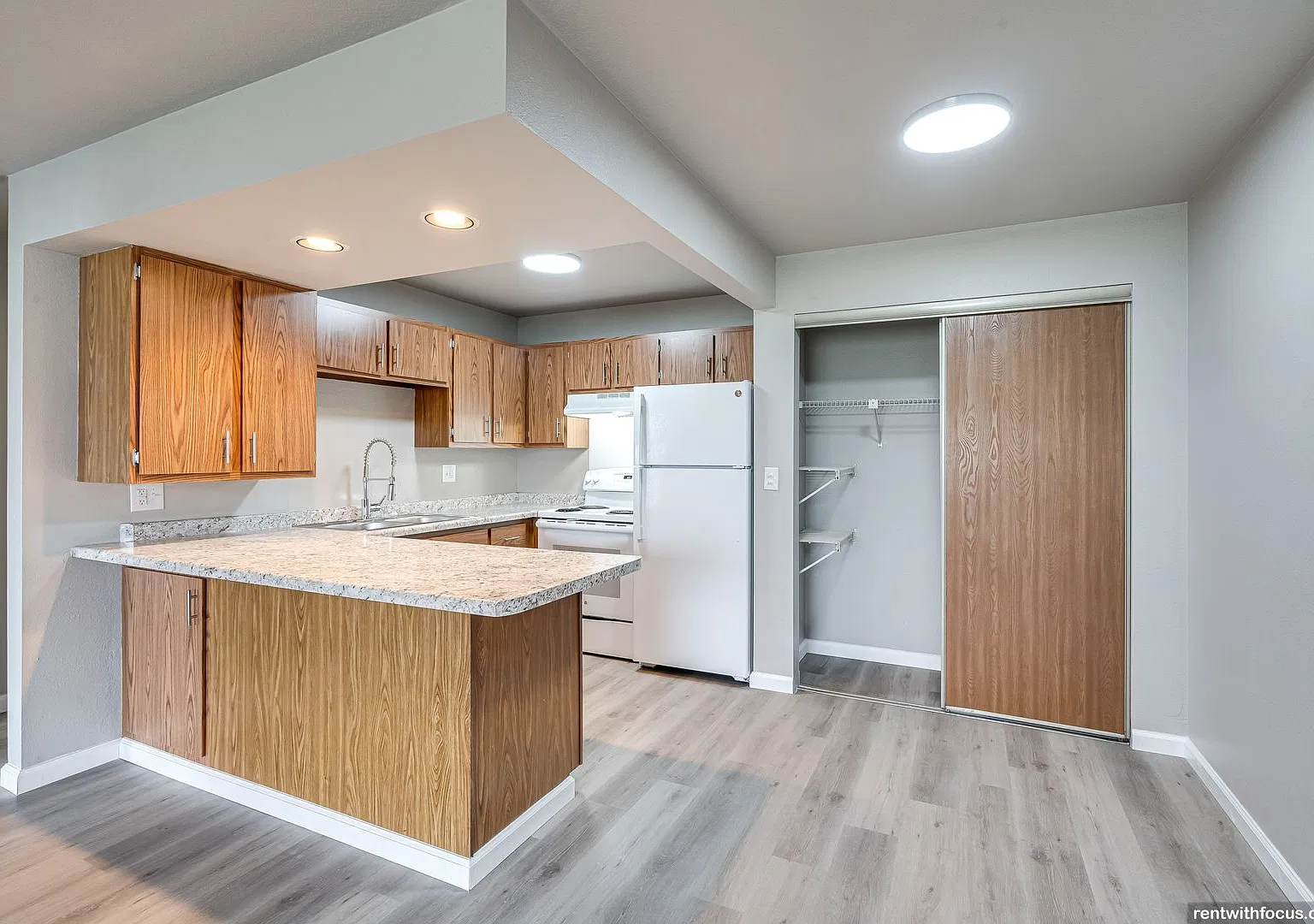 Nova Apartments — Photo 1