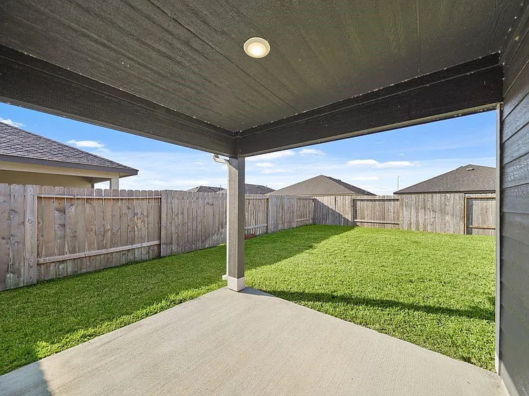 7502 Fierce Friesian Ln — Photo 17