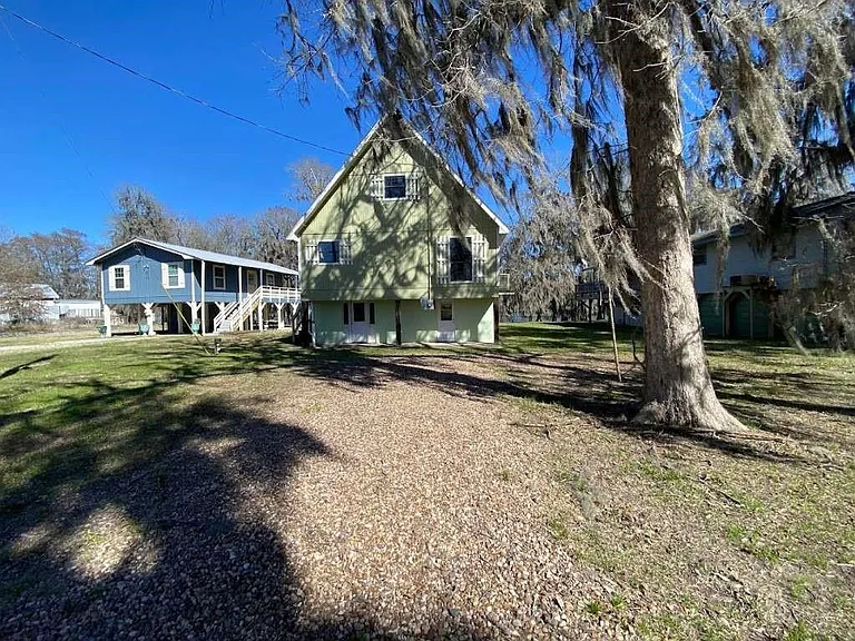 201 Ferguson Dr — Photo 3