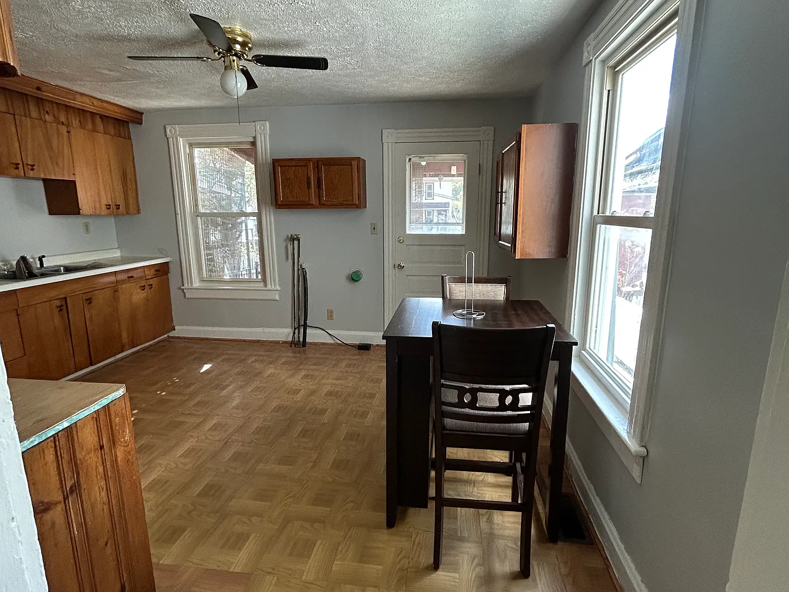 3 bed, 1227 sqft, $1,800 — Photo 3