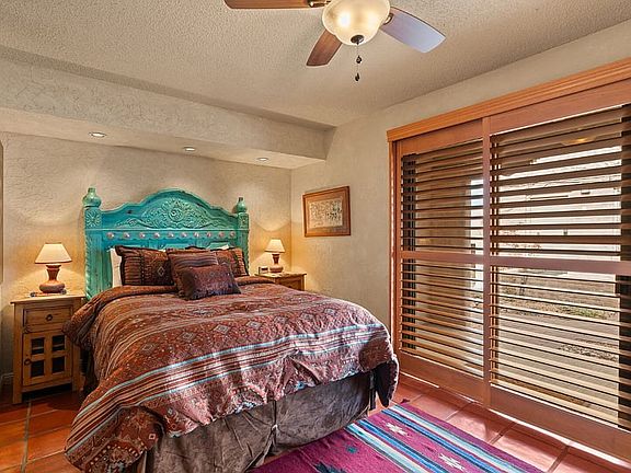 Bedroom 2 with 1 Queen Bed