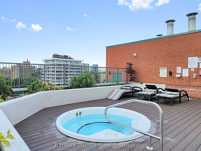 95 Prince Arthur Ave #Penthouse 824 — Photo 36