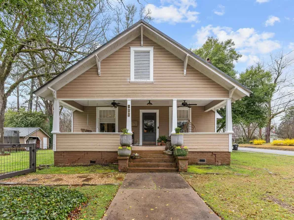 318 W South St, Greensboro, GA 30642