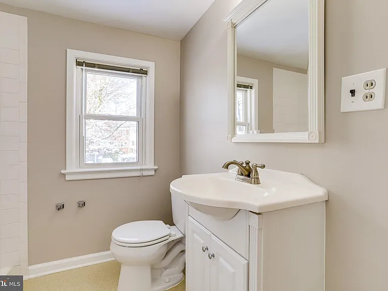 530 E Alexandria Ave — Photo 32
