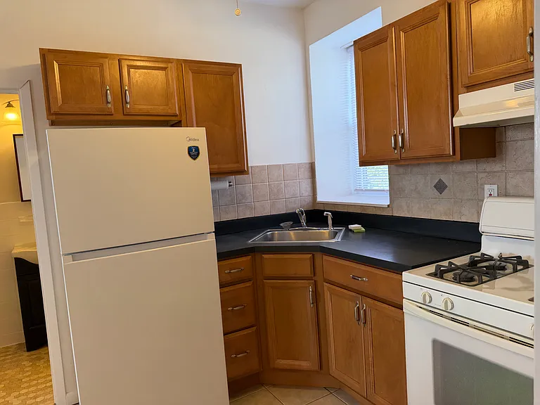314 Paterson Plank Rd #3B — Photo 40