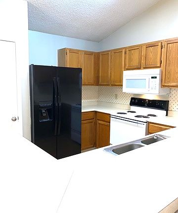 4th image of 219 Cibolo Branch Dr