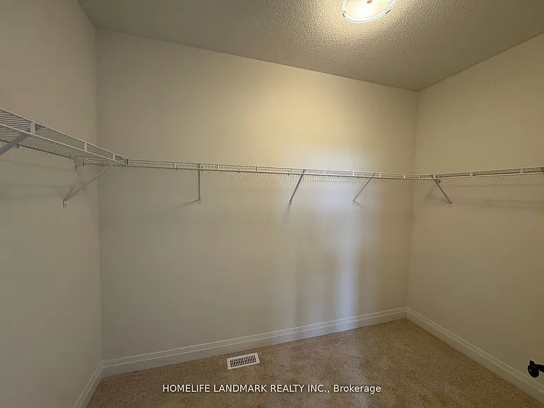73 West Village Ln — Photo 26