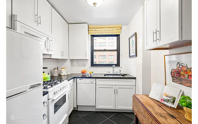 Sold by Douglas Elliman | media 17