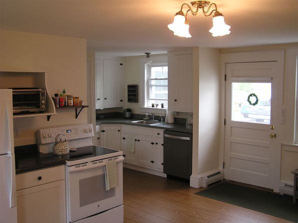 91 Main St, Epping, NH 03042