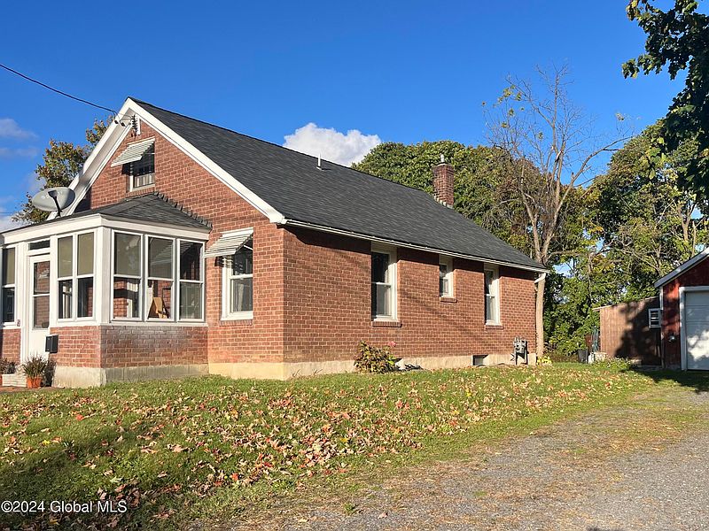 2nd image of 8 Russell Avenue