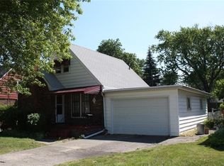 9 Vernon Dr, Cheektowaga, NY 14225