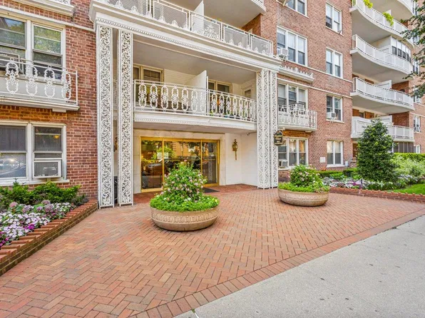 69-10 108th Street #6D, Forest Hills, NY 11375