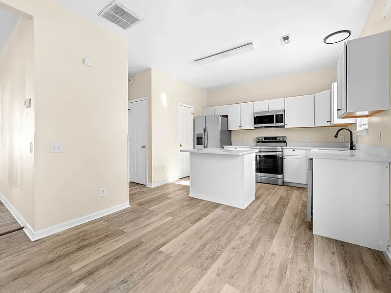 5403 Peachwood Dr — Photo 10