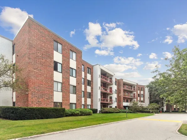 1500 Harbour Dr APT 2R, Wheeling, IL 60090