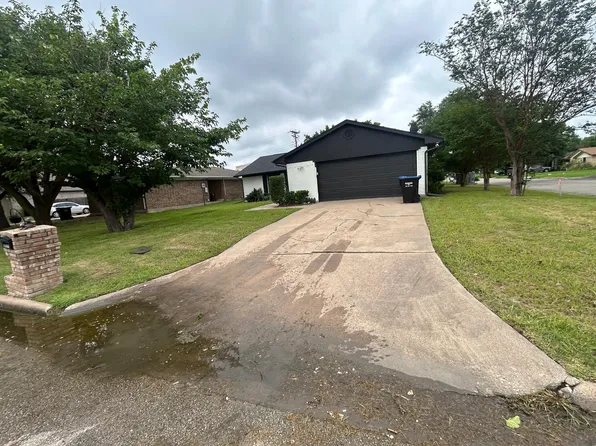 3100 Chaparral Dr, Greenville, TX 75402