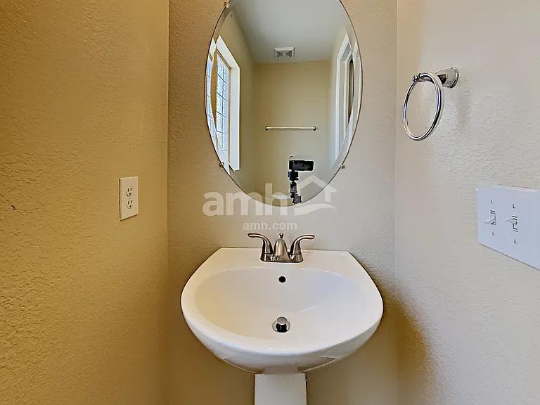 4995 Fundy St — Photo 10