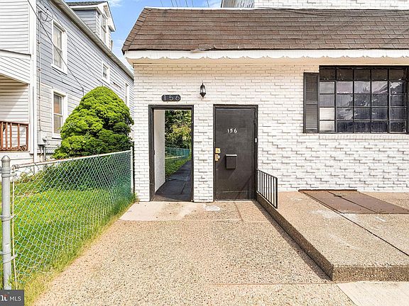 3rd image of 156 Chestnut Ave