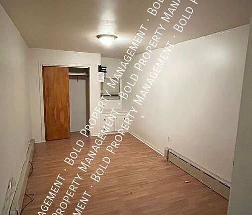 4th image of 425 S 15th St APT 2