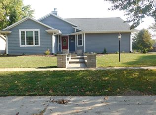 1906 Galena St, Urbana, IL 61802
