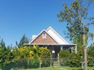 11860 227th St, Cambria Heights, NY 11411