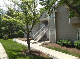 40 Pine Ct, Bedminster, NJ 07921