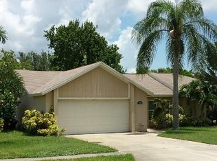 2900 Raintree Lake Cir, Merritt Island, FL 32953