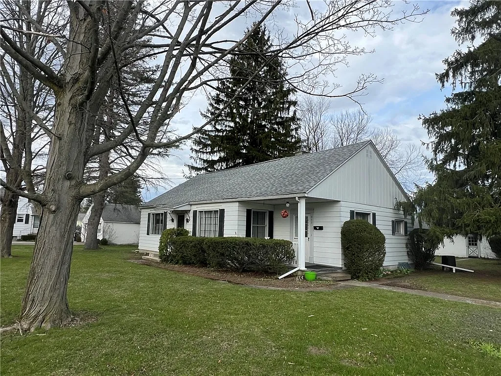 302 Gardner Rd photo 1