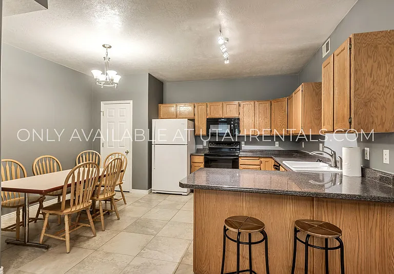 532 N Seven Peaks Blvd #532-2 — Photo 8