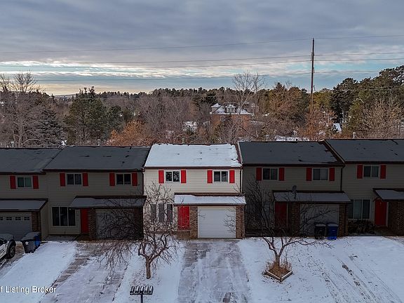 2nd image of 1087 17th Ave W