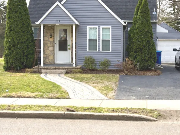 412 E Bradshaw St, Dixon, IL 61021