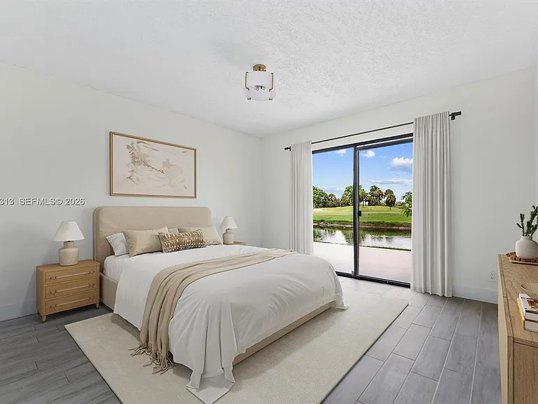 2025 SW 82nd Ave #1 — Photo 4