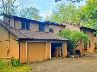 416 Stony Hedge Ln, Swiftwater, PA 18370