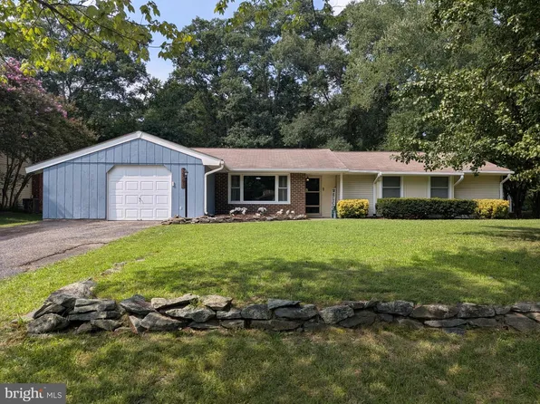 2761 Pinewood Dr, Waldorf, MD 20601