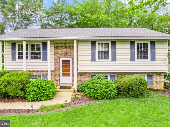 7148 Spotsylvania St, Warrenton, VA 20187