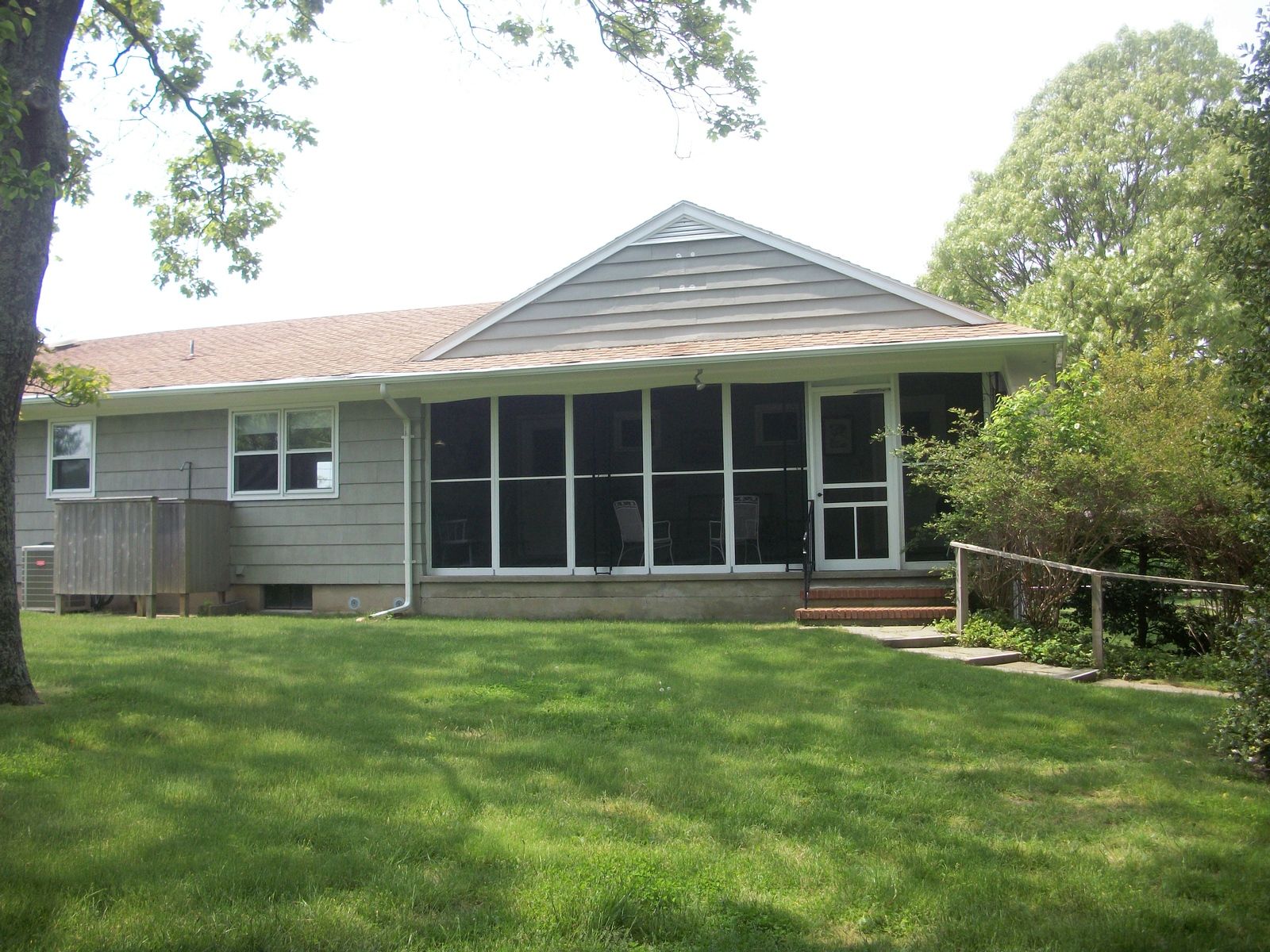 51 Peconic Ave, Shelter Island, NY 11964 Out East