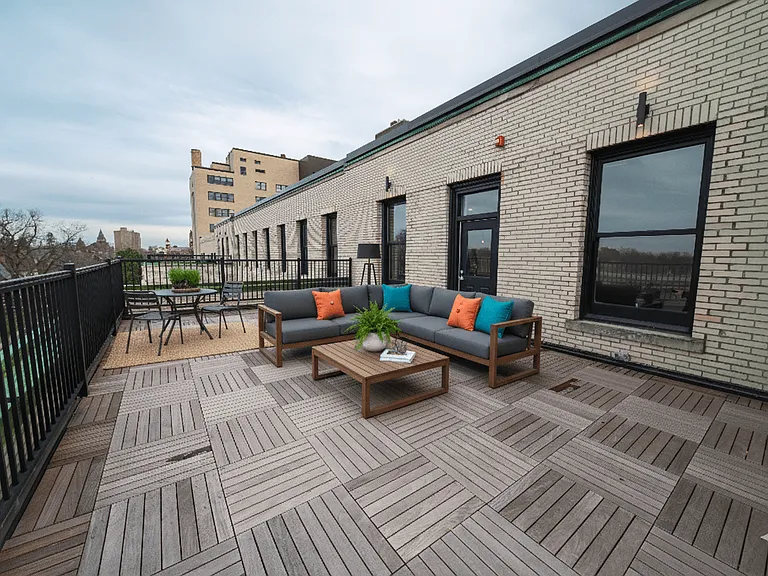 Barton Apartments — Photo 28