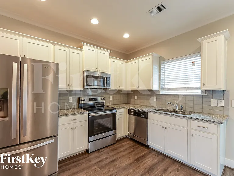 221 Union Station Dr — Photo 5