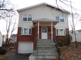 110 Washington Pl, Teaneck, NJ 07666