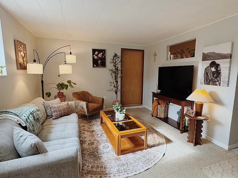 5925 Franklin Dr #4 — Photo 2