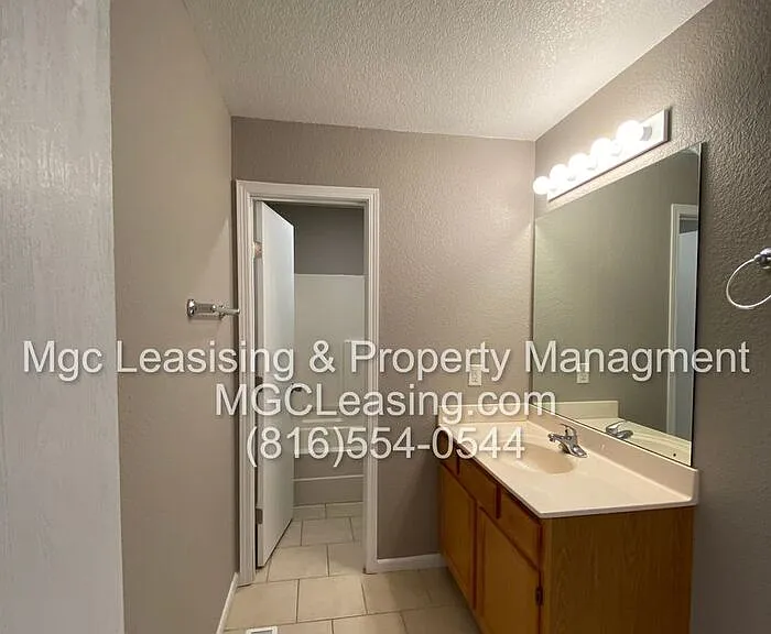 504 SW 5th St — Photo 13