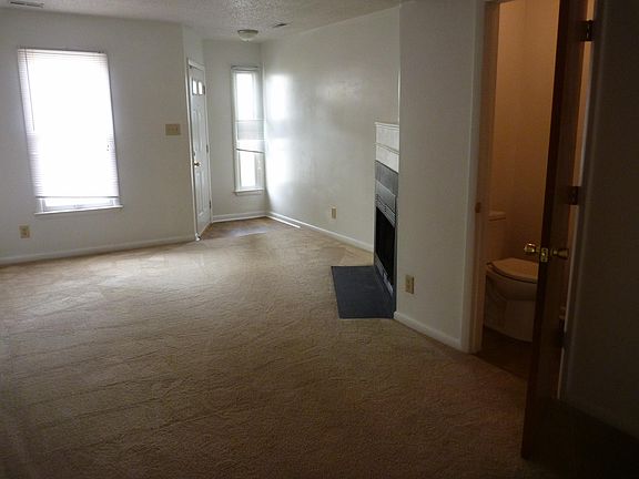 4th image of 2060 Elmhurst Ln
